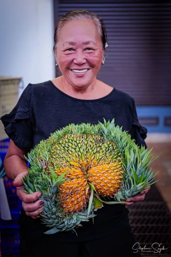 Au marché de Papeete aujourd’hui, une merveille s’est offerte à mon objectif : u...